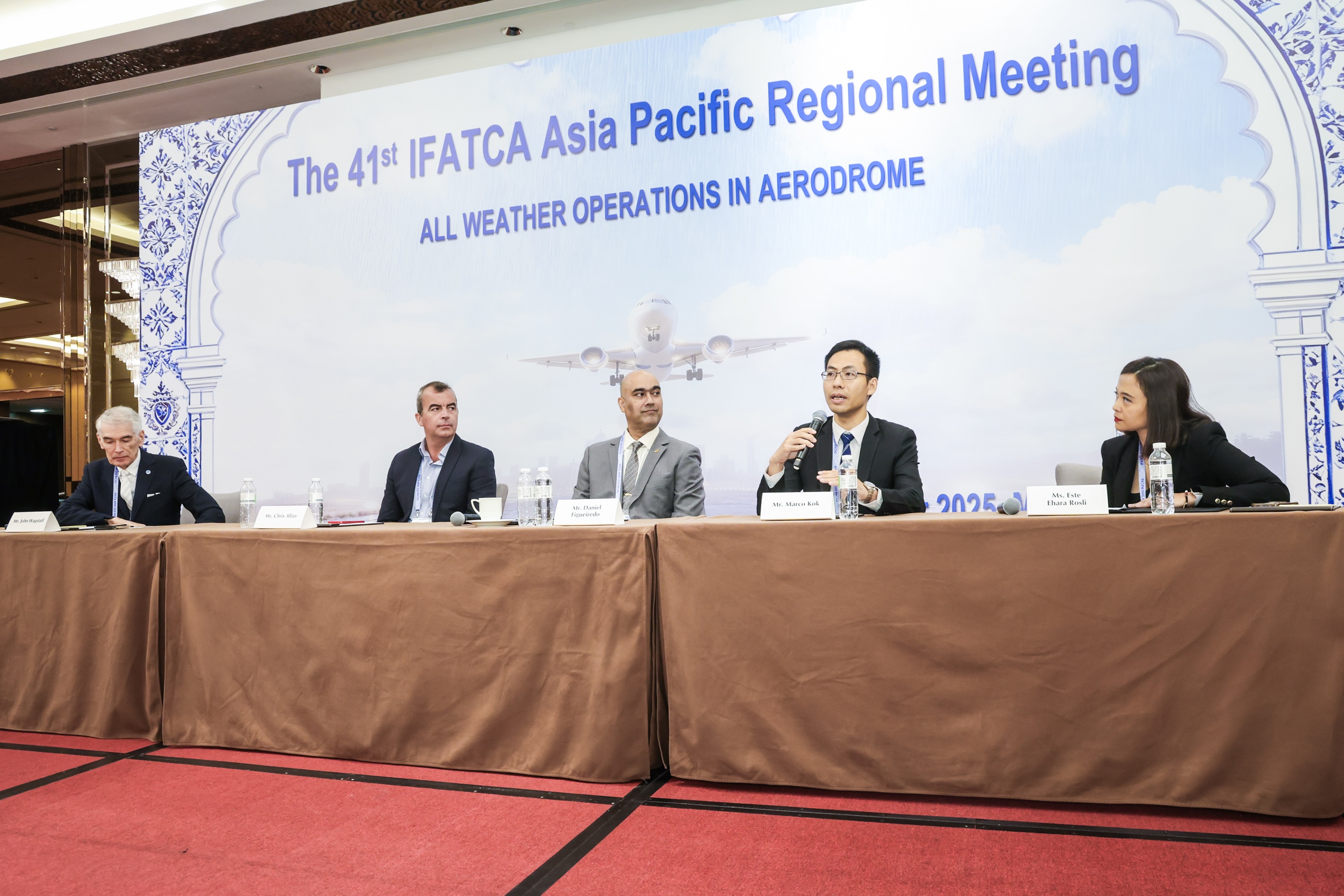 Mr. Kok Mang Hin, Marco from HKO (second from right) shared his expertise during the panel discussion session of the meeting